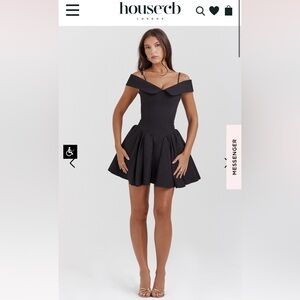 ELIDA
Black Off Shoulder Mini Dress
SIZE: XS (REGULAR CUP - REGULAR LENGTH)